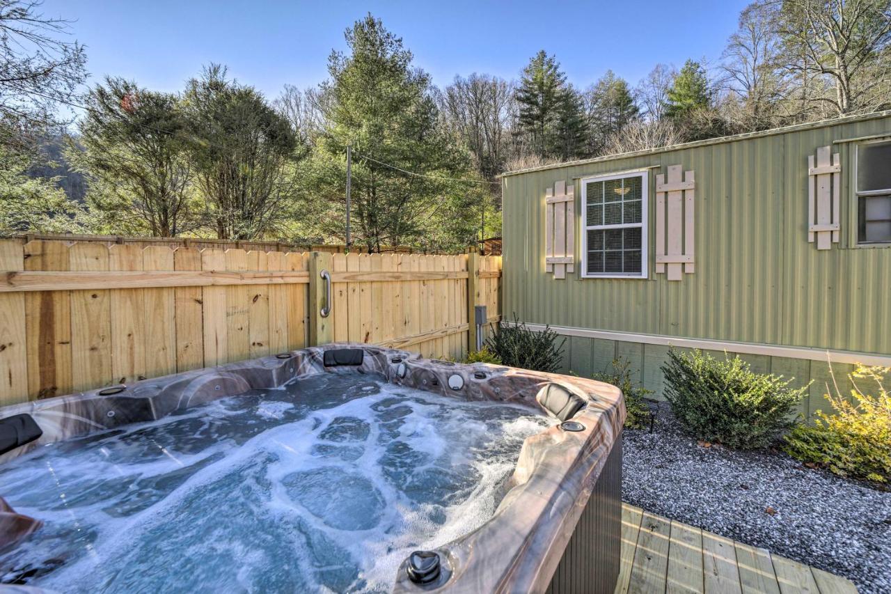 Smoky Mountain Vacation Rental With Hot Tub And Kayaks Whittier Zewnętrze zdjęcie