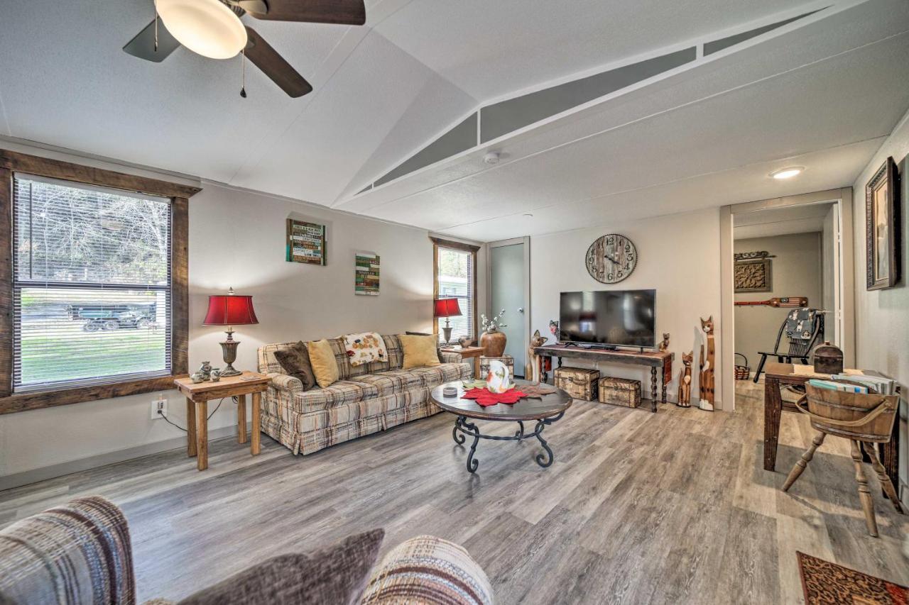Smoky Mountain Vacation Rental With Hot Tub And Kayaks Whittier Zewnętrze zdjęcie