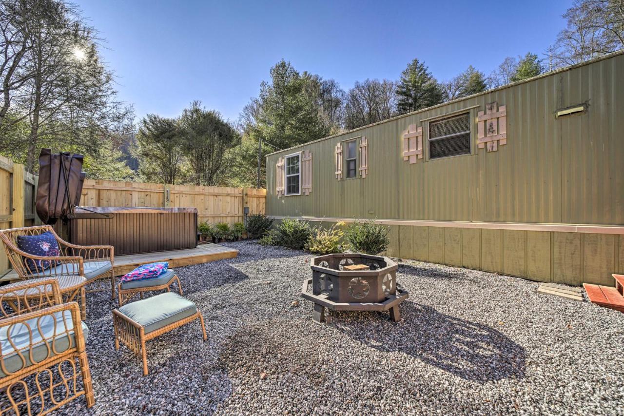 Smoky Mountain Vacation Rental With Hot Tub And Kayaks Whittier Zewnętrze zdjęcie