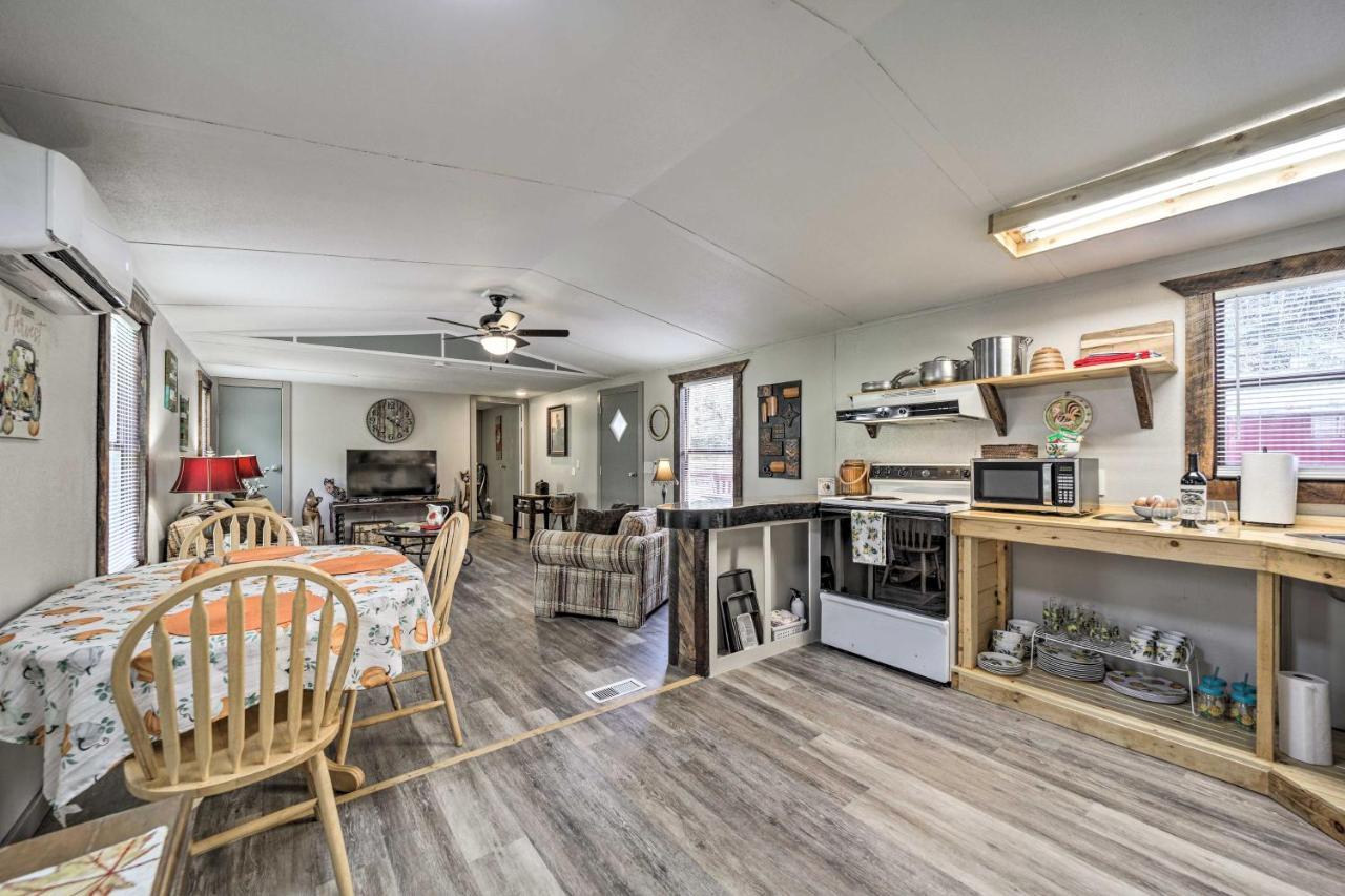 Smoky Mountain Vacation Rental With Hot Tub And Kayaks Whittier Zewnętrze zdjęcie