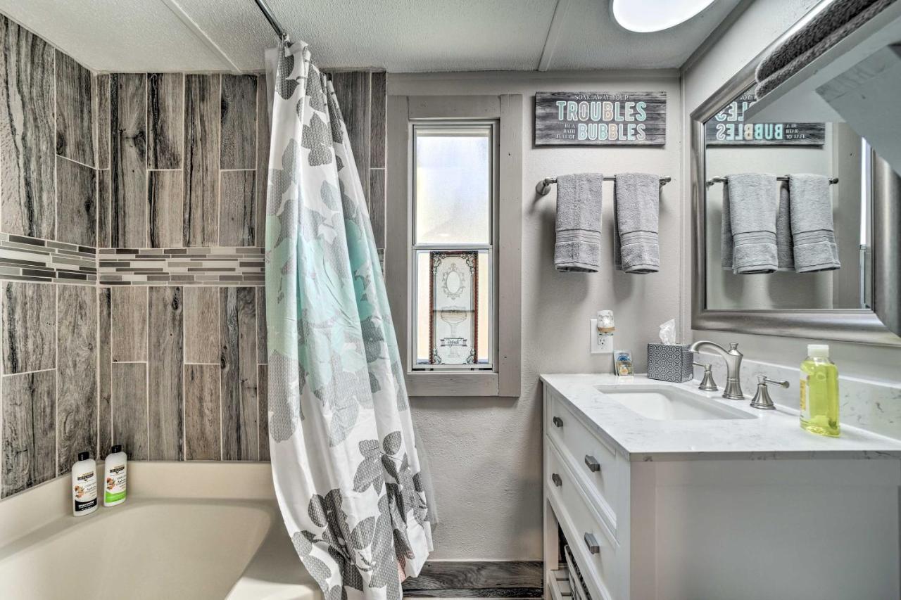 Smoky Mountain Vacation Rental With Hot Tub And Kayaks Whittier Zewnętrze zdjęcie