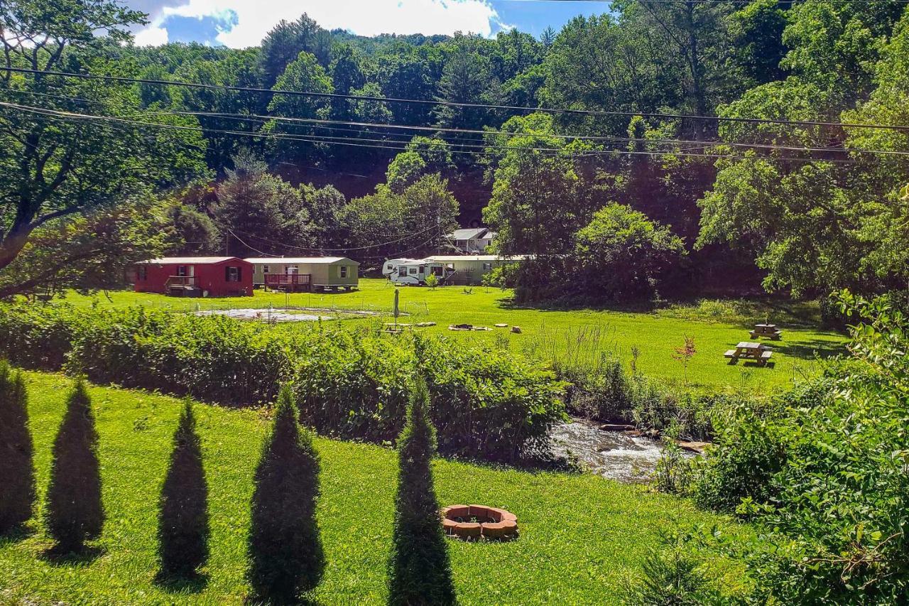 Smoky Mountain Vacation Rental With Hot Tub And Kayaks Whittier Zewnętrze zdjęcie
